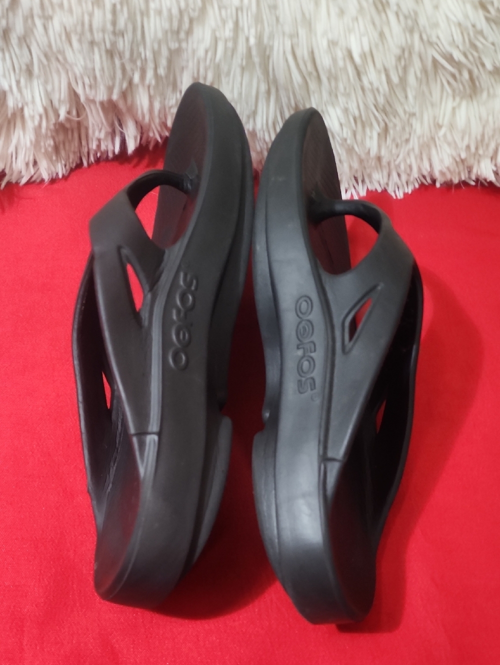 OOFOS Black Unisex Recovery Flip Flops - Picture 6 of 11